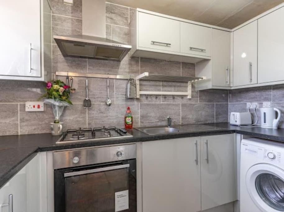 Spacious Flat In West Midlands Бирмингем Экстерьер фото