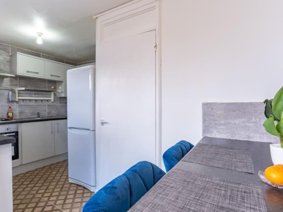Spacious Flat In West Midlands Бирмингем Экстерьер фото