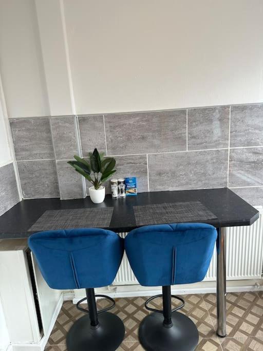 Spacious Flat In West Midlands Бирмингем Экстерьер фото